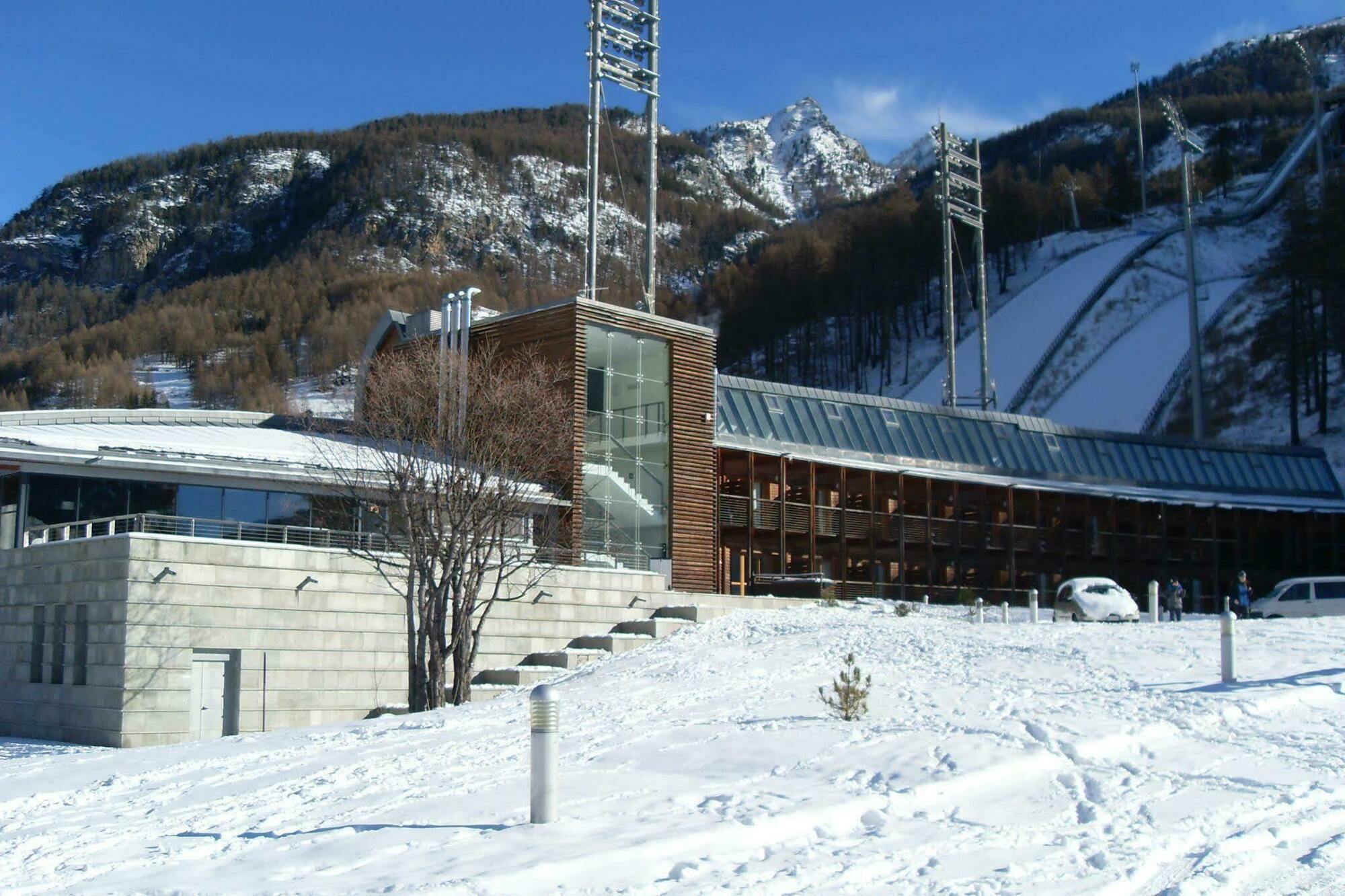 Pragelato Ski Jumping Hotel Eksteriør bilde