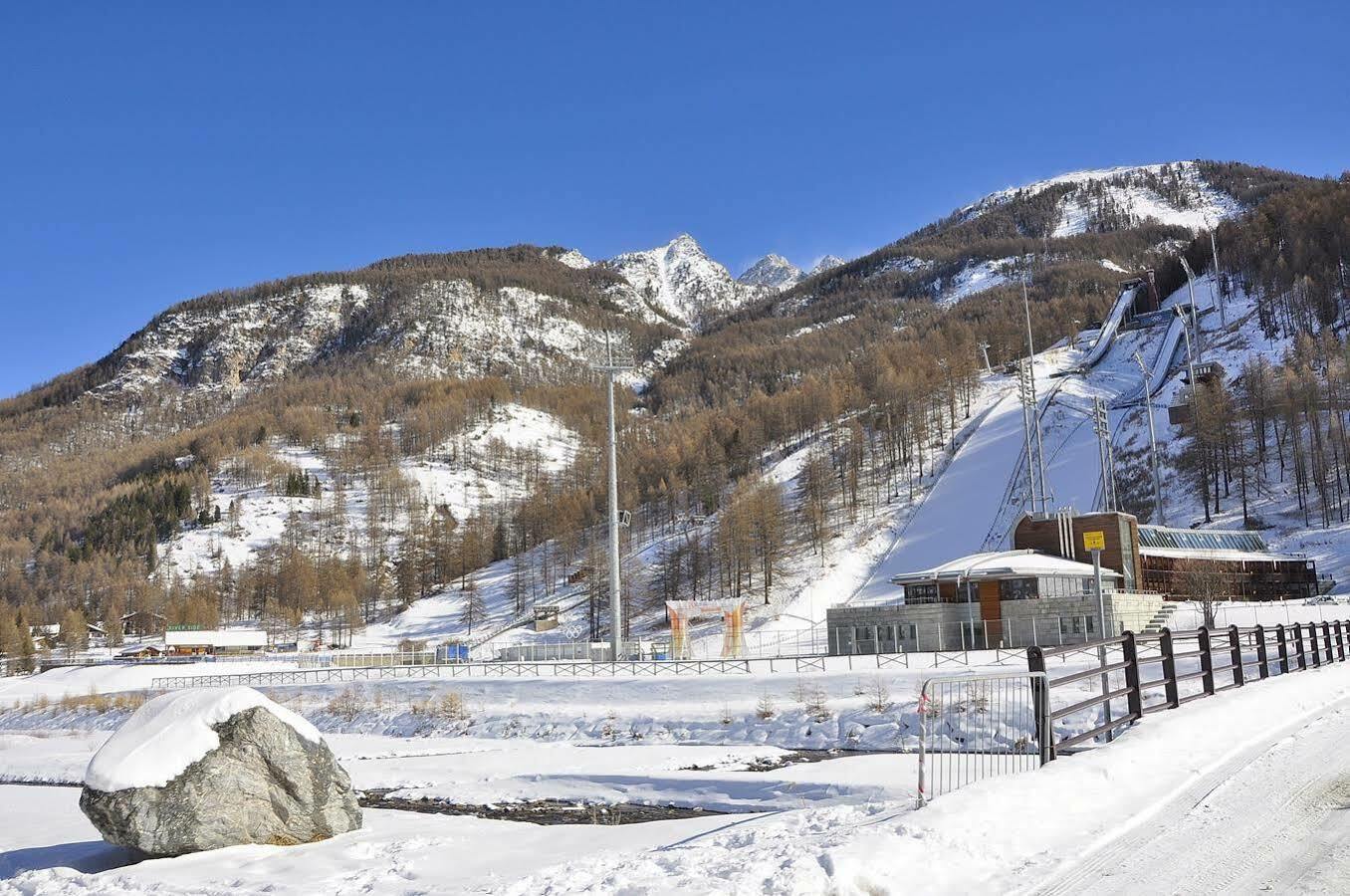 Pragelato Ski Jumping Hotel Eksteriør bilde